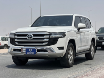 Toyota  Land Cruiser  GXR  2022  Automatic  67,000 Km  6 Cylinder  Four Wheel Drive (4WD)  SUV  White
