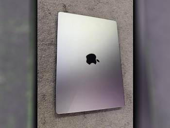 Laptops Apple  - MacBook Pro 13 Inch  2023  - Silver  - MacOS  - Apple  - M3  -Memory (Ram): 8 GB