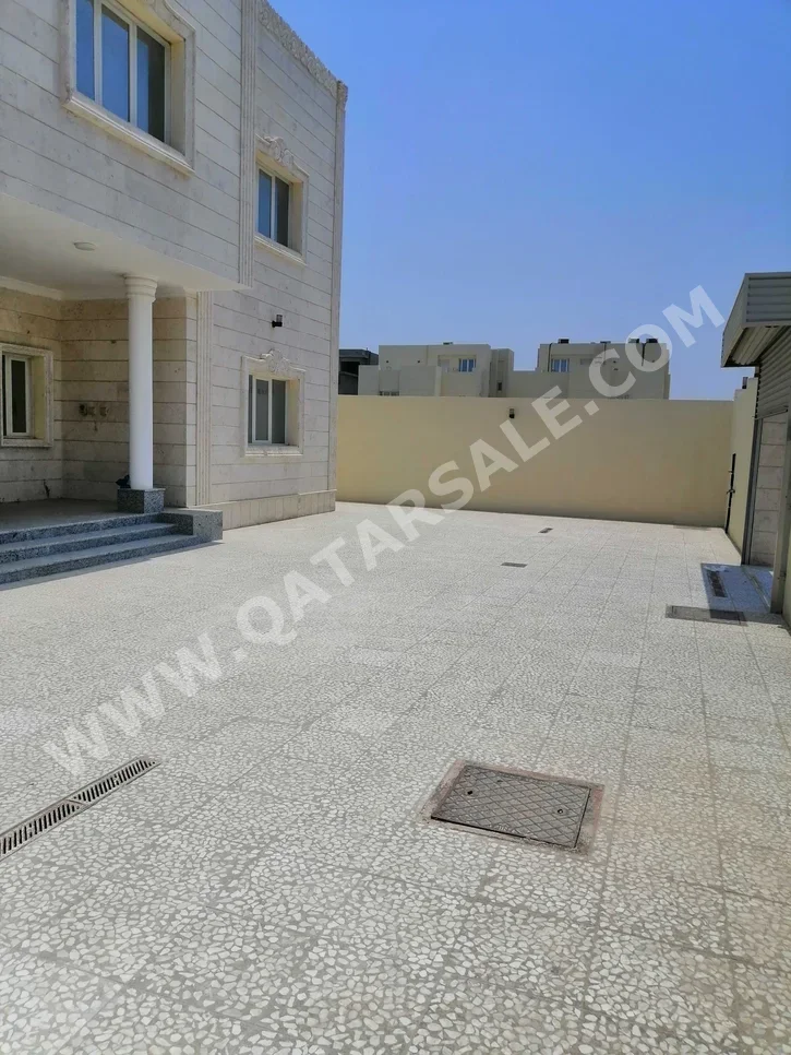 سكن عائلي - غير مفروشة - الدوحة - الثمامة - 8 غرف نوم