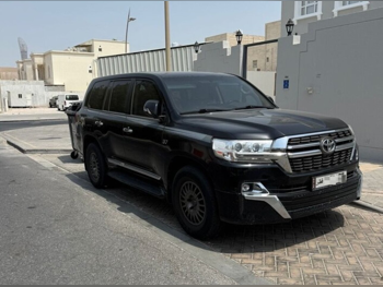 Toyota  Land Cruiser  VXR  2021  Automatic  100,000 Km  8 Cylinder  Four Wheel Drive (4WD)  SUV  Black
