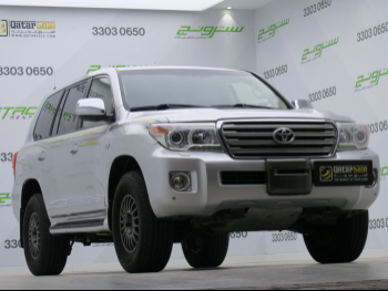 Toyota  Land Cruiser  VXR  2012  Automatic  435,000 Km  8 Cylinder  Four Wheel Drive (4WD)  SUV  Silver