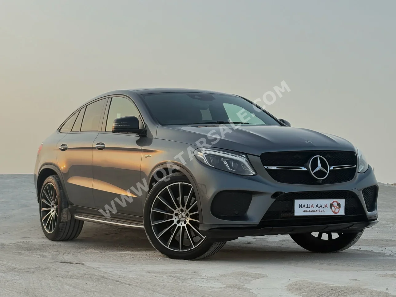 مرسيدس - بنز  جي ال اي  43 AMG  2019  اوتوماتيك  117,000 كم  6 سلندر  دفع رباعي  اس يو في  رمادي
