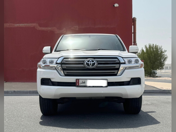 Toyota  Land Cruiser  GXR  2019  Automatic  323,000 Km  6 Cylinder  Four Wheel Drive (4WD)  SUV  White