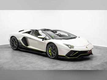 Lamborghini  Aventador  Roadster  2022  Automatic  140 Km  12 Cylinder  Rear Wheel Drive (RWD)  Convertible  White  With Warranty