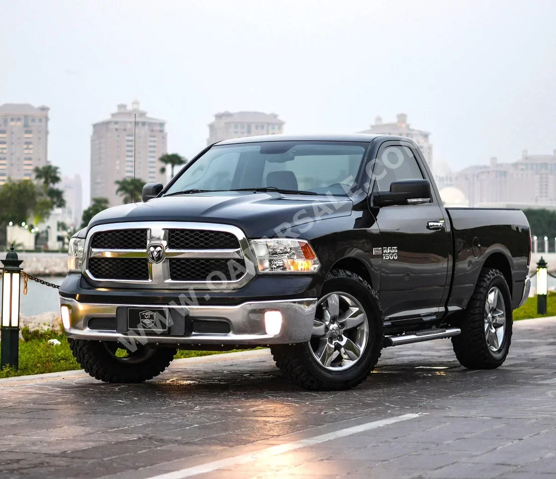 Dodge  Ram  1500  2017  Automatic  70,000 Km  8 Cylinder  Four Wheel Drive (4WD)  Pick Up  Black
