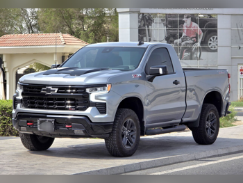 Chevrolet  Silverado  LT Trail Boss Z71  2025  Automatic  3,000 Km  8 Cylinder  Four Wheel Drive (4WD)  Pick Up  Silver  With Warranty