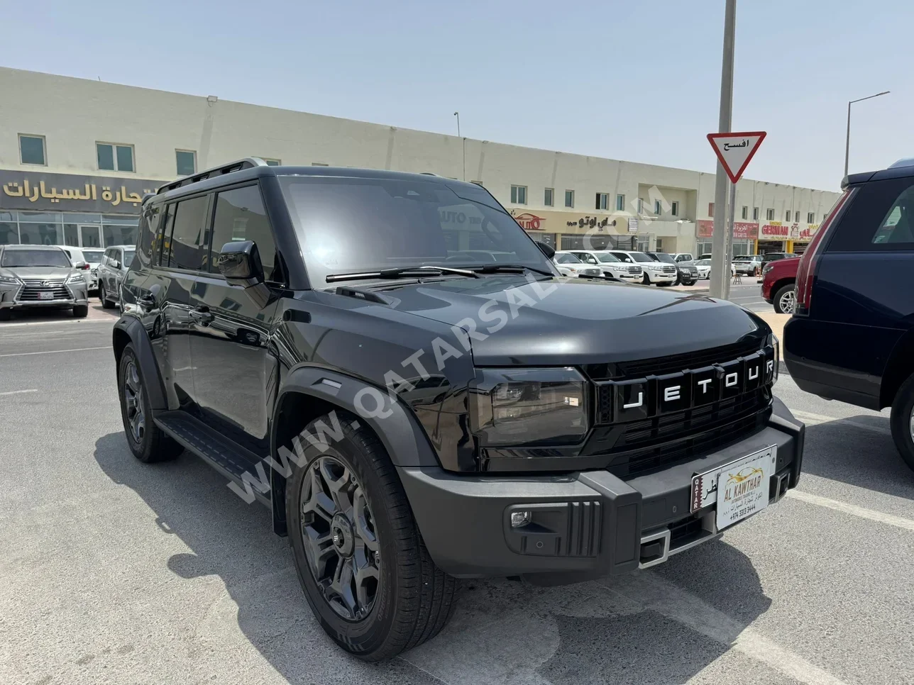 Jetour  T2  Luxury  2025  Automatic  31,000 Km  4 Cylinder  Four Wheel Drive (4WD)  SUV  Black  With Warranty