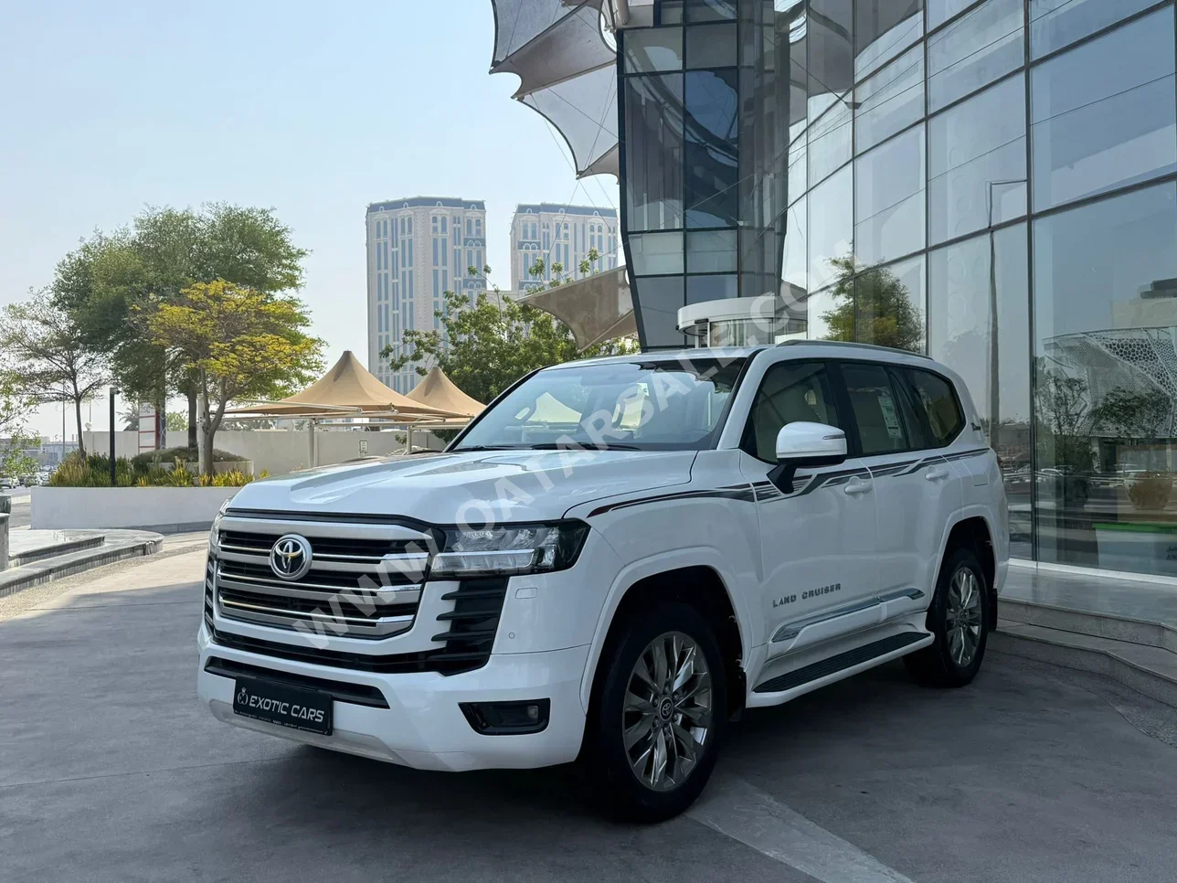 Toyota  Land Cruiser  GX  2022  Automatic  130,000 Km  6 Cylinder  Four Wheel Drive (4WD)  SUV  White  With Warranty