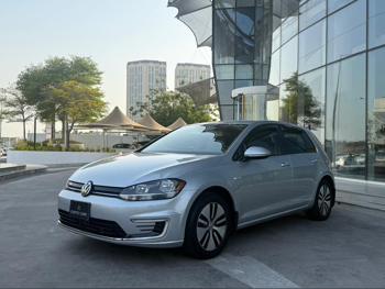 Volkswagen  Golf  2019  Automatic  37,000 Km  4 Cylinder  Rear Wheel Drive (RWD)  Hatchback  Silver