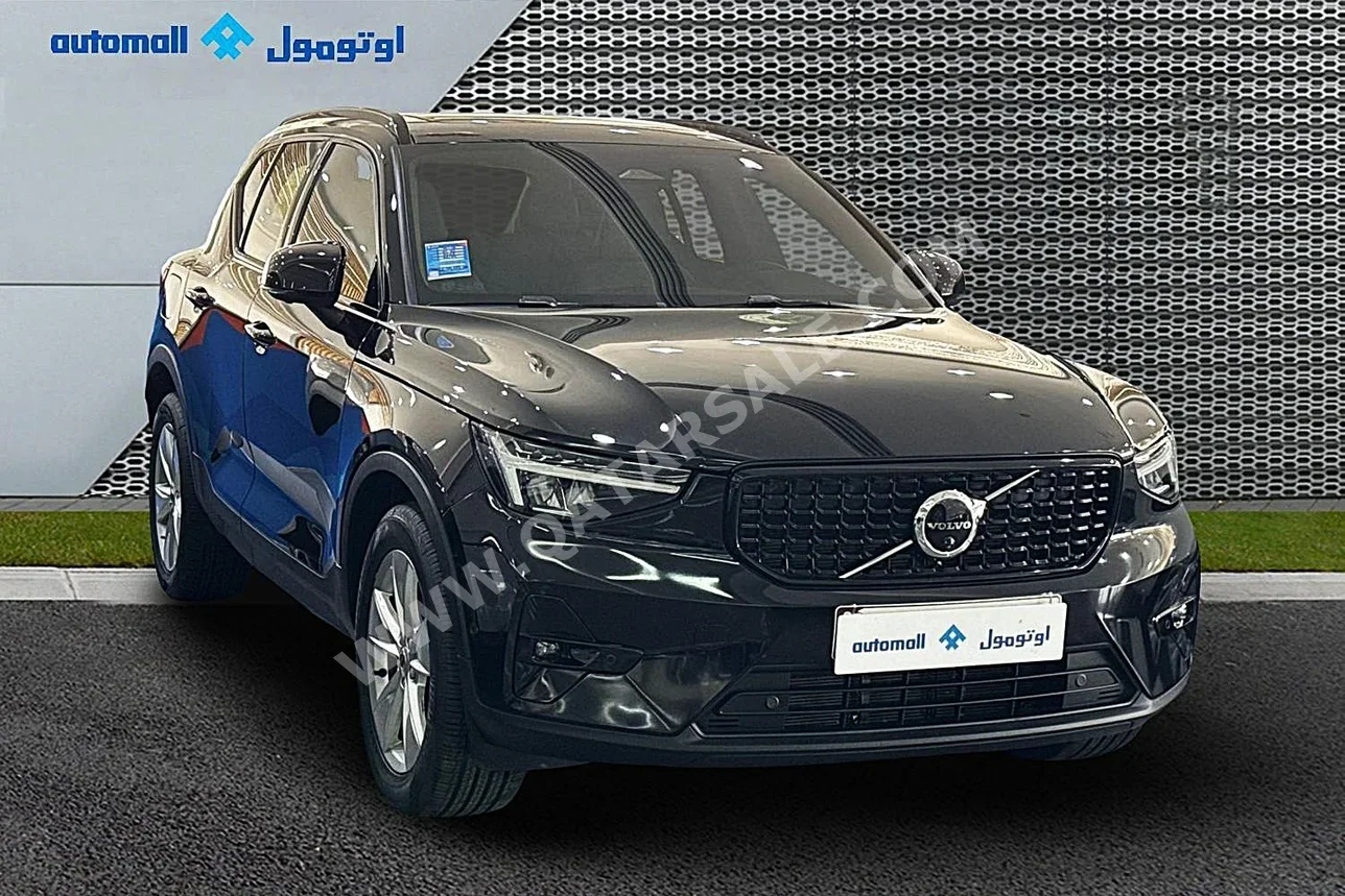 Volvo  XC  40  2023  Automatic  32,170 Km  4 Cylinder  All Wheel Drive (AWD)  SUV  Black  With Warranty