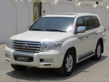 Toyota  Land Cruiser  VXR  2010  Automatic  273,000 Km  8 Cylinder  Four Wheel Drive (4WD)  SUV  White