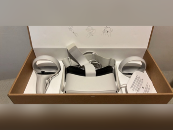 Meta  Oculus Quest 2  - Standalone  Wireless  Knuckles Included