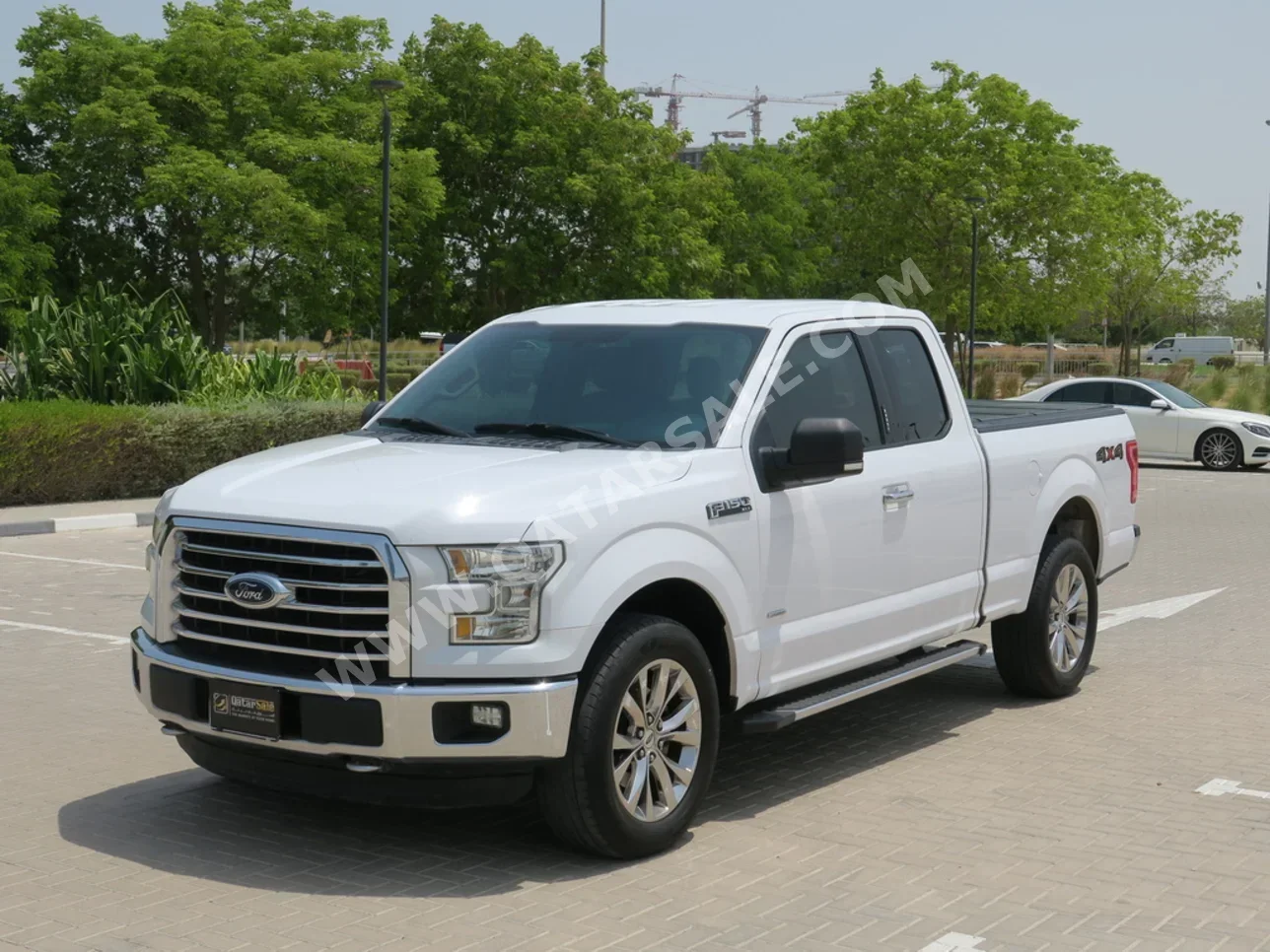 Ford  F  150  2016  Automatic  175,000 Km  6 Cylinder  Four Wheel Drive (4WD)  Pick Up  White