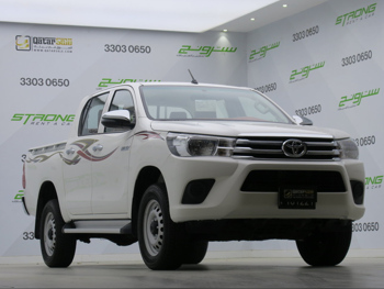 Toyota  Hilux  2025  Automatic  9,000 Km  4 Cylinder  Four Wheel Drive (4WD)  Pick Up  White  With Warranty