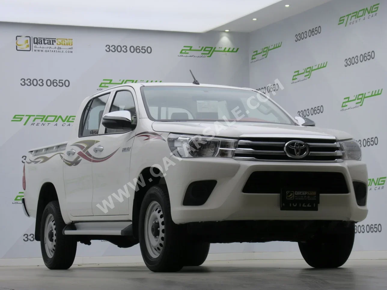 Toyota  Hilux  2025  Automatic  9,000 Km  4 Cylinder  Four Wheel Drive (4WD)  Pick Up  White  With Warranty