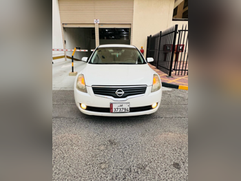 نيسان  ألتيما  2.5 اس  2008  اوتوماتيك  137,000 كم  4 سلندر  سيدان  أبيض