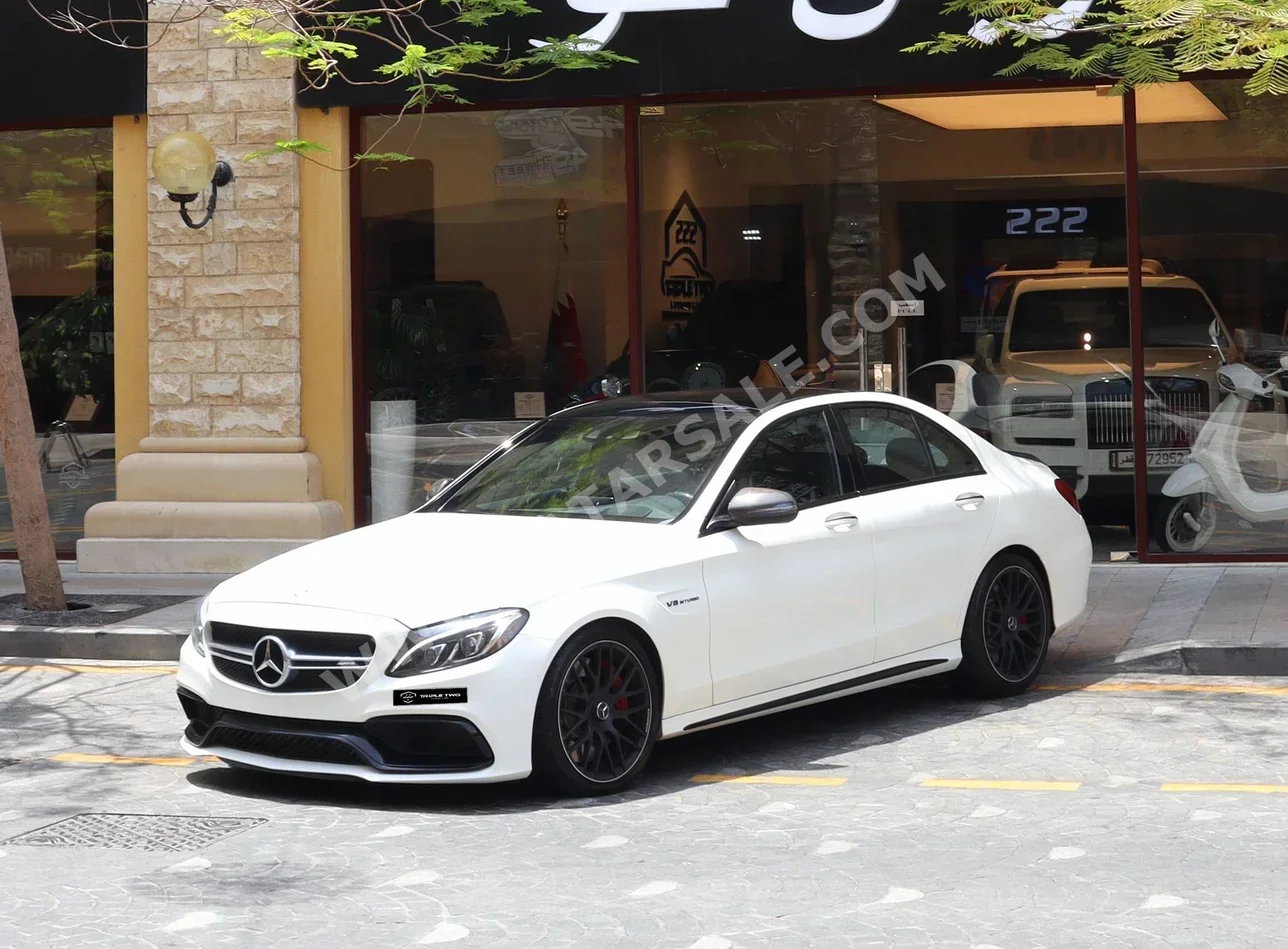 مرسيدس - بنز  سي - كلاس  63 AMG  2016  اوتوماتيك  77,564 كم  8 سلندر  دفع خلفي  سيدان  أبيض
