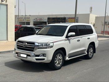 Toyota  Land Cruiser  GXR  2020  Automatic  323,000 Km  8 Cylinder  Four Wheel Drive (4WD)  SUV  White