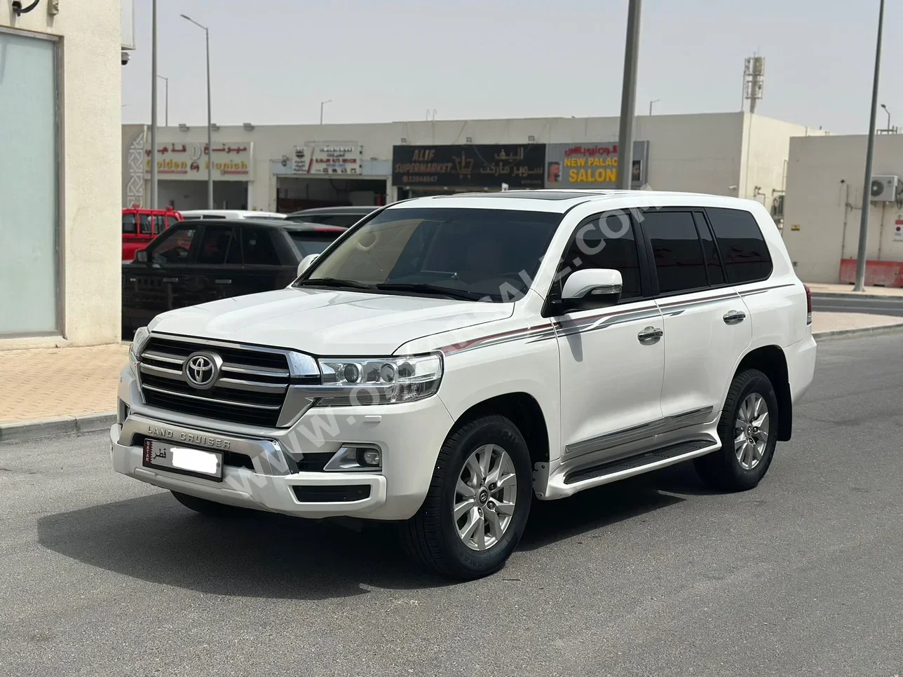 Toyota  Land Cruiser  GXR  2020  Automatic  323,000 Km  8 Cylinder  Four Wheel Drive (4WD)  SUV  White
