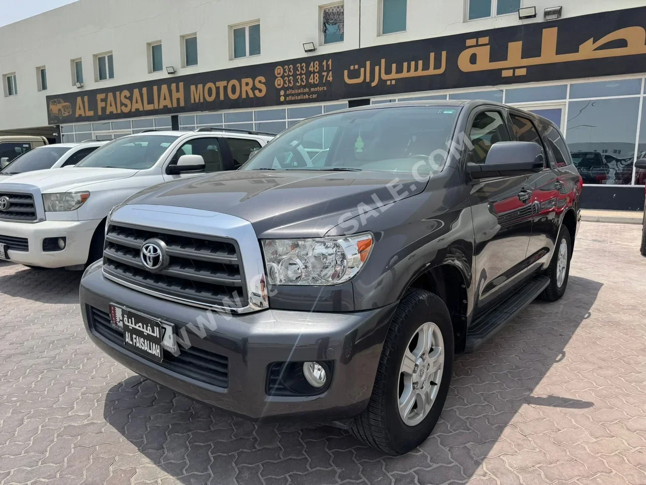 Toyota  Sequoia  SR5  2015  Automatic  198,000 Km  8 Cylinder  Four Wheel Drive (4WD)  SUV  Gray