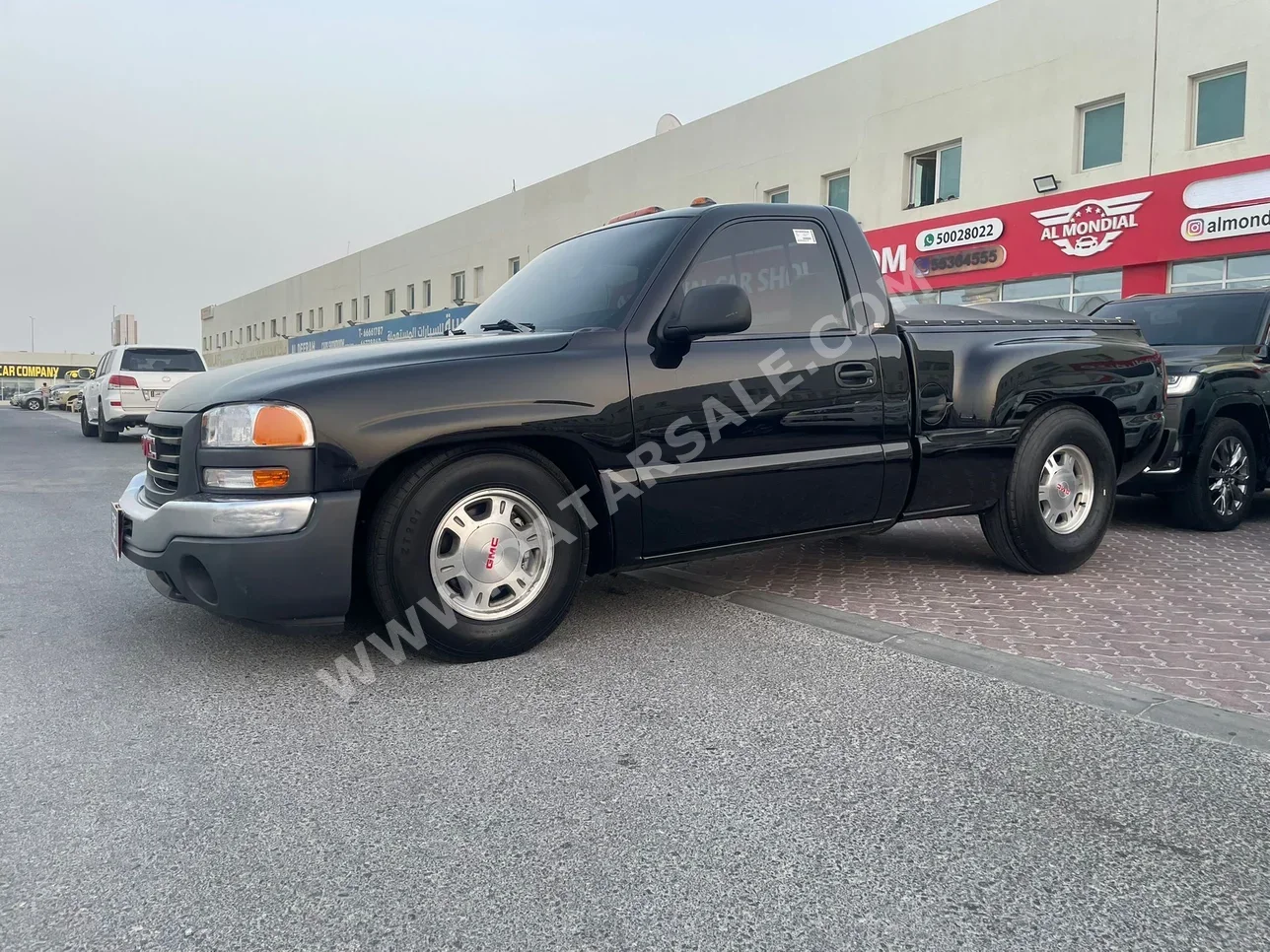 GMC  Sierra  1500  1999  Manual  100,000 Km  8 Cylinder  Four Wheel Drive (4WD)  Pick Up  Black