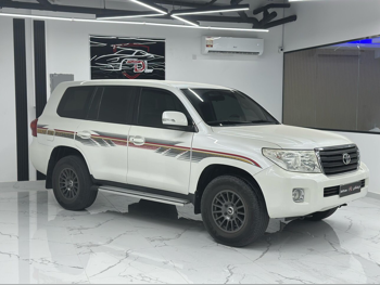 Toyota  Land Cruiser  G  2013  Automatic  236,000 Km  6 Cylinder  Four Wheel Drive (4WD)  SUV  White