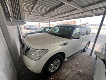 Nissan  Patrol  SE  2013  Automatic  320,000 Km  8 Cylinder  Four Wheel Drive (4WD)  SUV  White