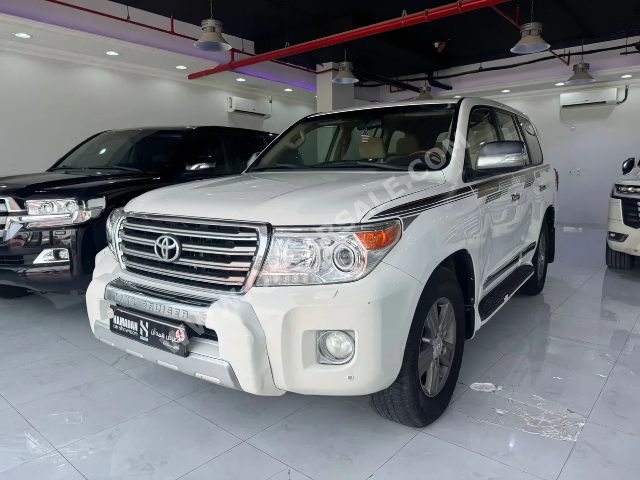 Toyota  Land Cruiser  GXR  2015  Automatic  298,000 Km  8 Cylinder  Four Wheel Drive (4WD)  SUV  White