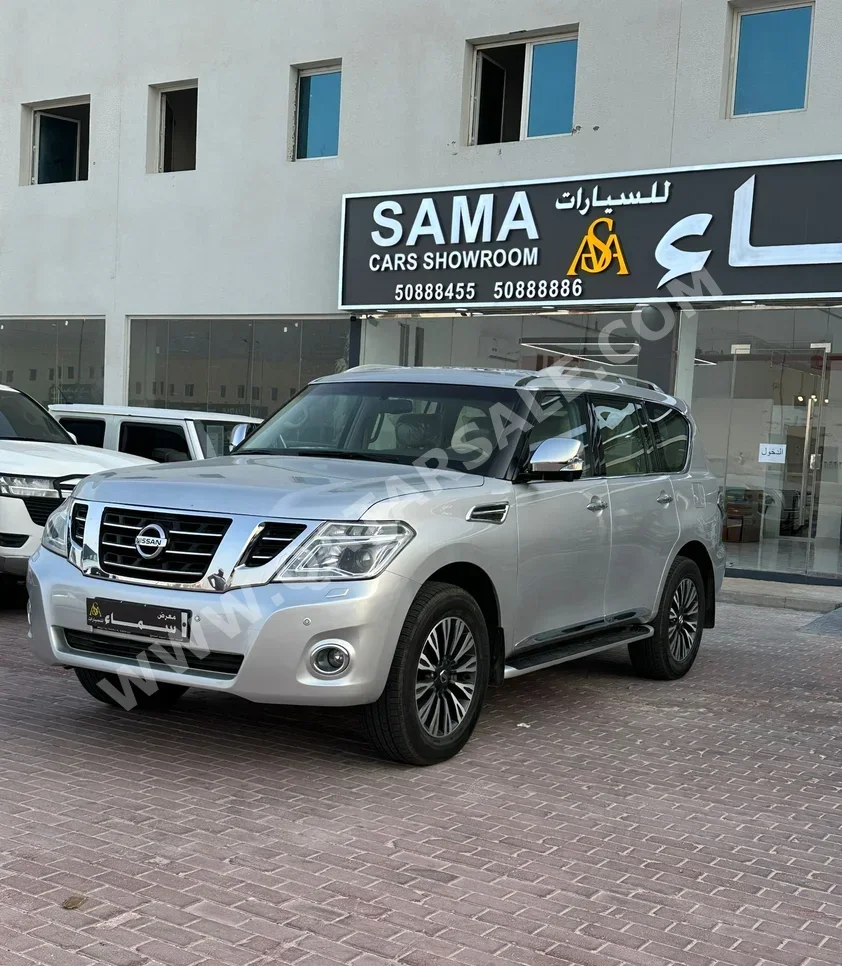 Nissan  Patrol  Platinum  2017  Automatic  157,000 Km  6 Cylinder  Four Wheel Drive (4WD)  SUV  Silver
