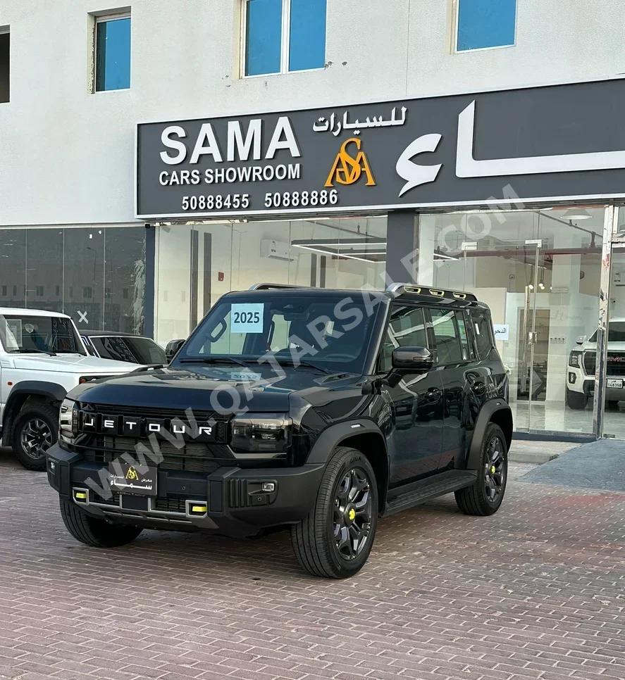 Jetour  T2  Luxury  2025  Automatic  20,000 Km  4 Cylinder  Four Wheel Drive (4WD)  SUV  Black  With Warranty