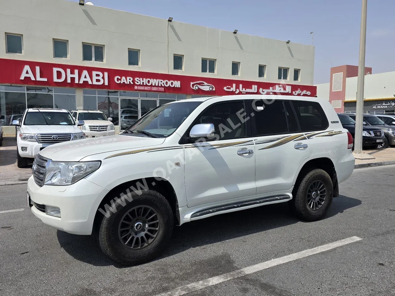 Toyota  Land Cruiser  GXR  2010  Automatic  356,000 Km  8 Cylinder  Four Wheel Drive (4WD)  SUV  White