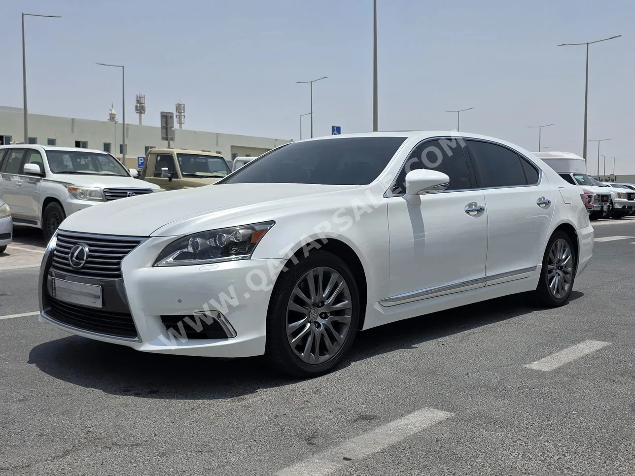 Lexus  LS  460 L  2014  Automatic  159,000 Km  8 Cylinder  Rear Wheel Drive (RWD)  Sedan  White