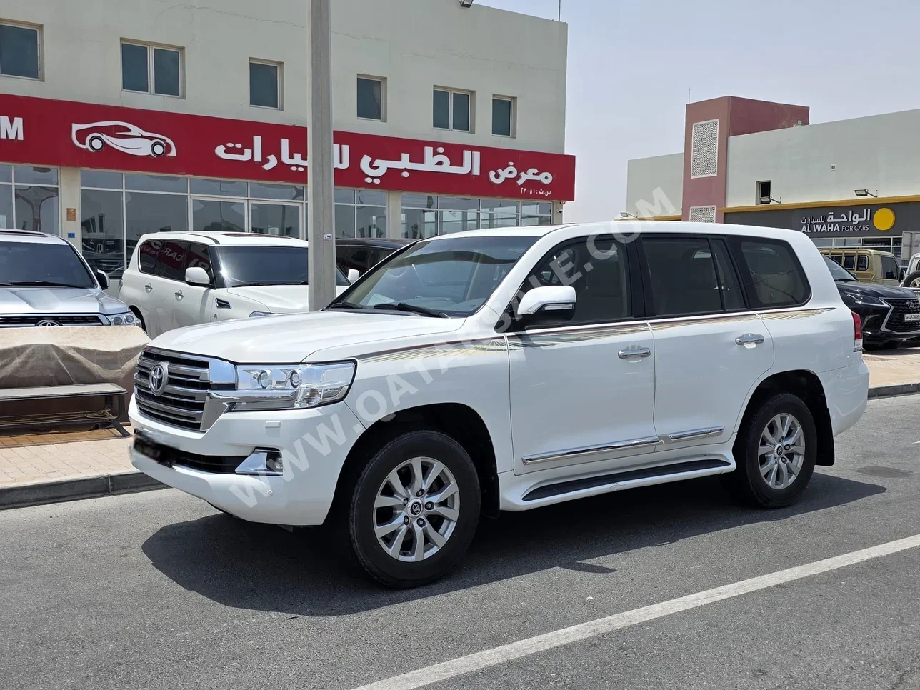 Toyota  Land Cruiser  GXR  2016  Automatic  145,000 Km  8 Cylinder  Four Wheel Drive (4WD)  SUV  White