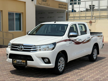 Toyota  Hilux  2022  Automatic  67,500 Km  4 Cylinder  Four Wheel Drive (4WD)  Pick Up  White  With Warranty