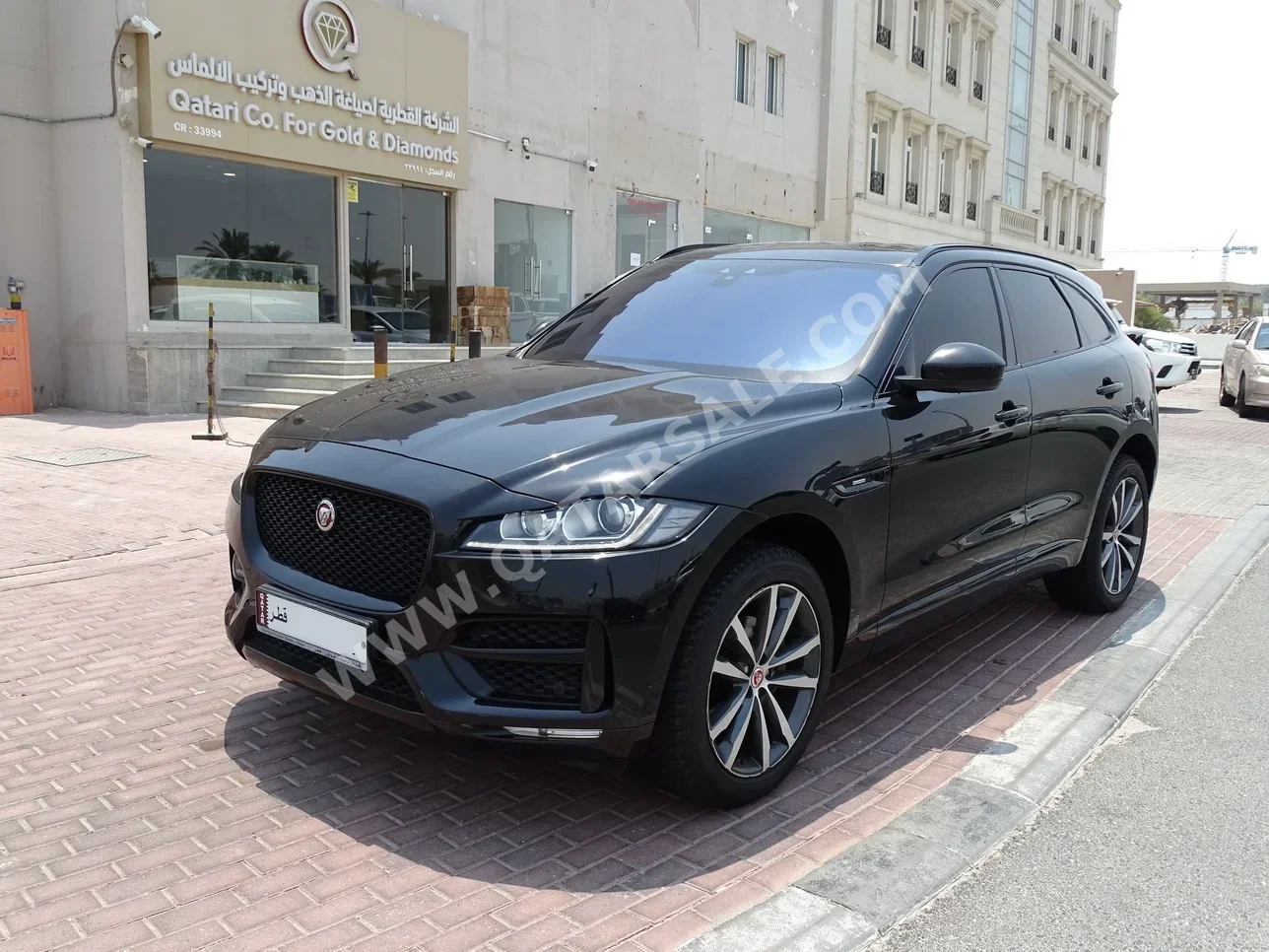 Jaguar  F-Pace  2020  Automatic  84,000 Km  6 Cylinder  Four Wheel Drive (4WD)  SUV  Black