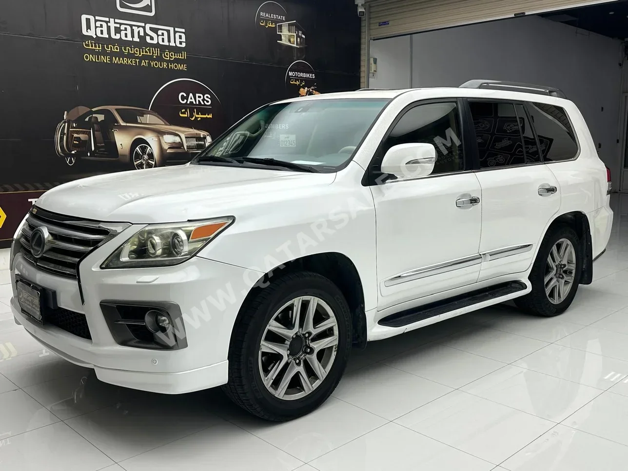 Lexus  LX  570  2015  Automatic  440,000 Km  8 Cylinder  Four Wheel Drive (4WD)  SUV  White