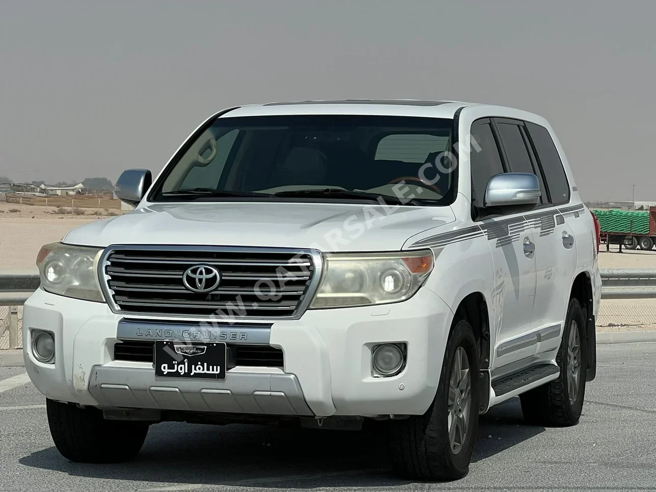 Toyota  Land Cruiser  GXR  2015  Automatic  235,000 Km  8 Cylinder  Four Wheel Drive (4WD)  SUV  White