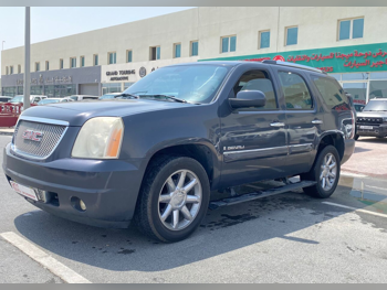 GMC  Yukon  Denali  2008  Automatic  230,000 Km  8 Cylinder  Four Wheel Drive (4WD)  SUV  Gray