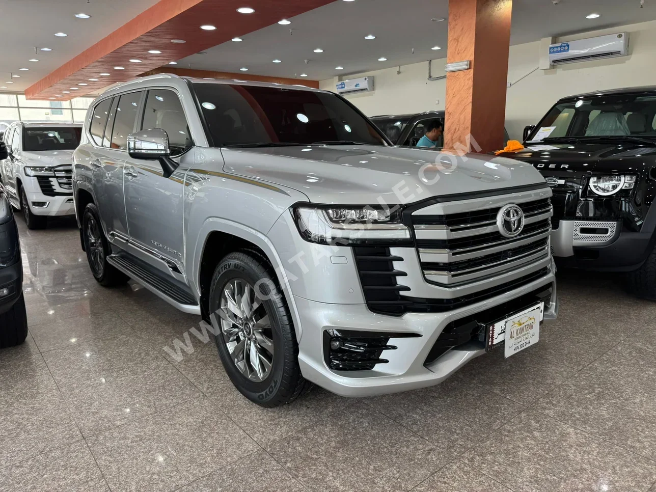 Toyota  Land Cruiser  VXR  2024  Automatic  7,000 Km  8 Cylinder  Four Wheel Drive (4WD)  SUV  Silver  With Warranty