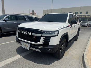 Toyota  Land Cruiser  GR Sport Twin Turbo  2023  Automatic  35,000 Km  6 Cylinder  Four Wheel Drive (4WD)  SUV  White  With Warranty