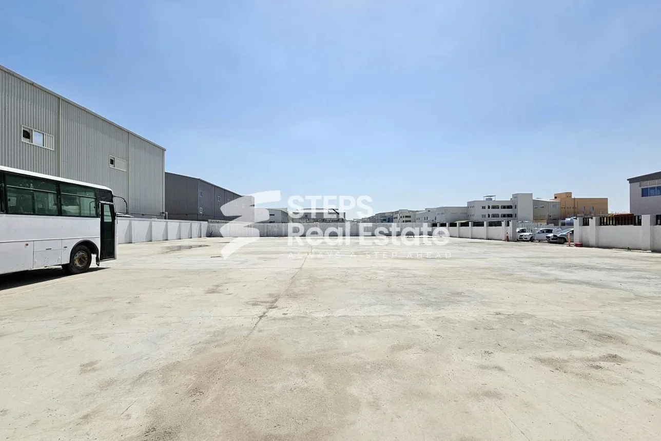 Warehouses & Stores - Al Wakrah  - Barkit Al Awamer  -Area Size: 1000 Square Meter