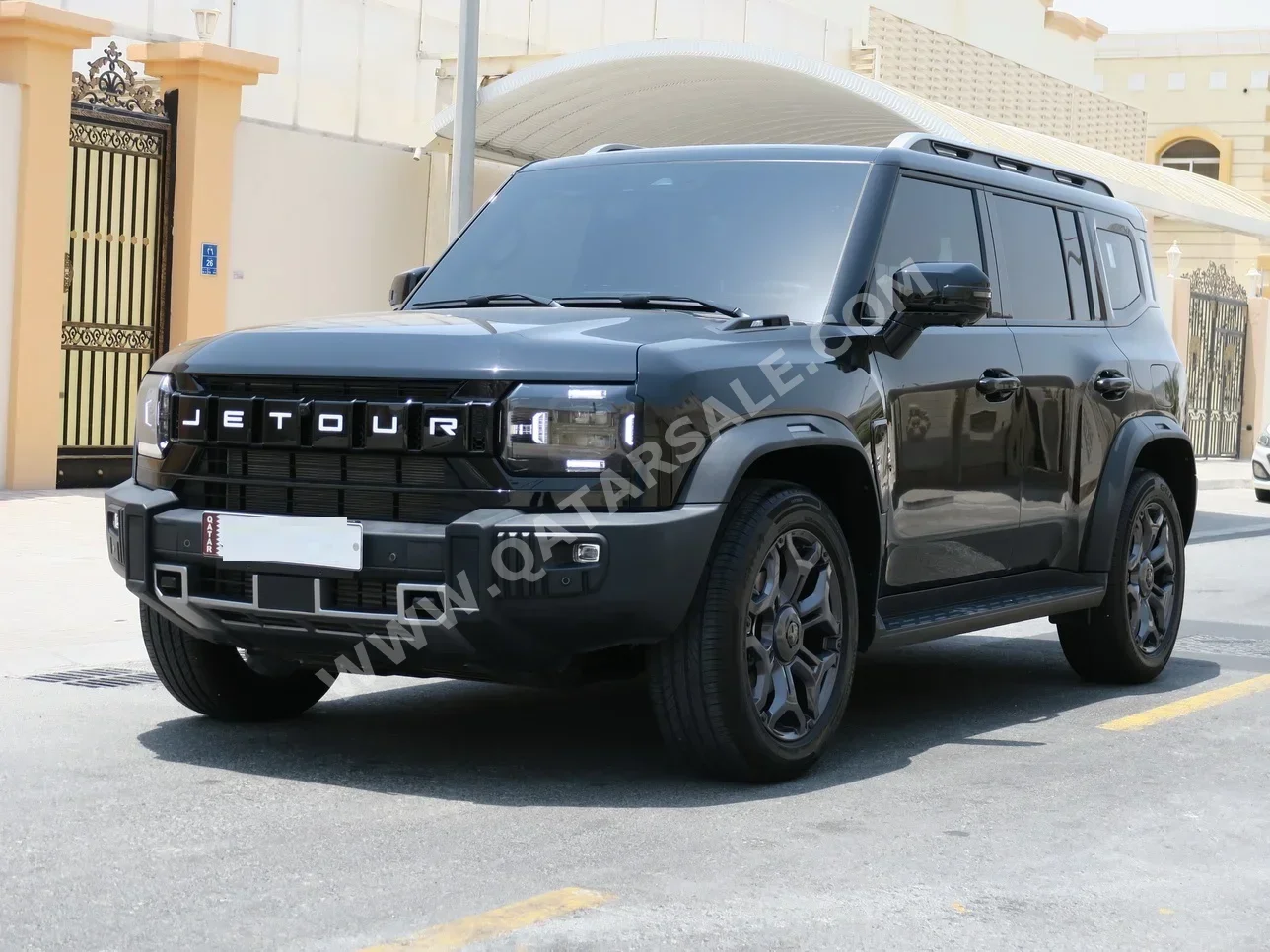 Jetour  T2  Luxury  2025  Automatic  14,000 Km  4 Cylinder  Four Wheel Drive (4WD)  SUV  Black  With Warranty