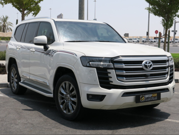 Toyota  Land Cruiser  GXR Twin Turbo  2022  Automatic  66,000 Km  6 Cylinder  Four Wheel Drive (4WD)  SUV  White  With Warranty