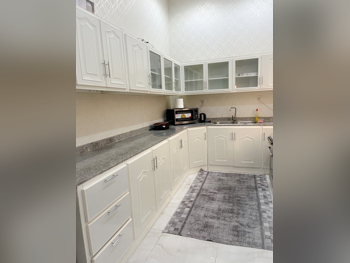 Kitchen Cabinets & Drawers - White