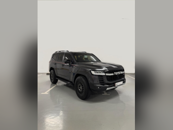 Toyota  Land Cruiser  GR Sport Twin Turbo  2023  Automatic  85,000 Km  6 Cylinder  Four Wheel Drive (4WD)  SUV  Gray  With Warranty