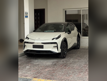 Zeekr  X  2025  Automatic  3,400 Km  0 Cylinder  Rear Wheel Drive (RWD)  SUV  White  With Warranty
