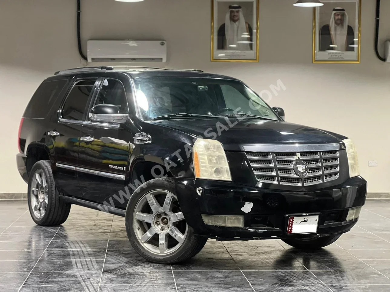 Cadillac  Escalade  2009  Automatic  440,000 Km  8 Cylinder  Four Wheel Drive (4WD)  SUV  Black