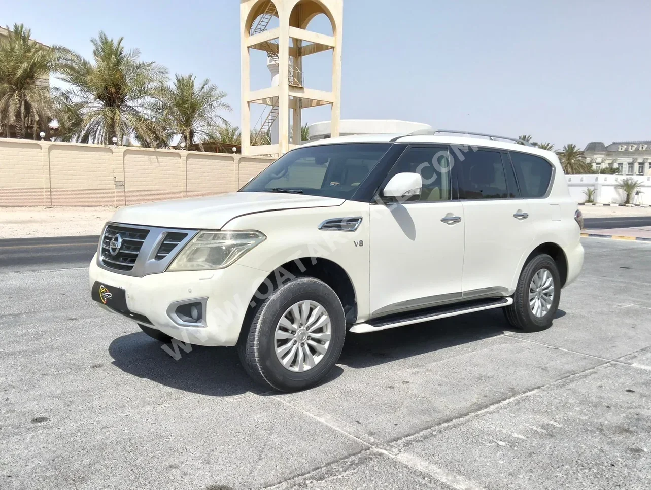 نيسان  باترول  اس اي  2014  اوتوماتيك  259,000 كم  8 سلندر  دفع رباعي  اس يو في  أبيض