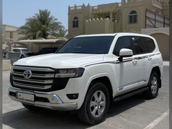 Toyota  Land Cruiser  GXR Twin Turbo  2025  Automatic  7,600 Km  6 Cylinder  Four Wheel Drive (4WD)  SUV  White  With Warranty