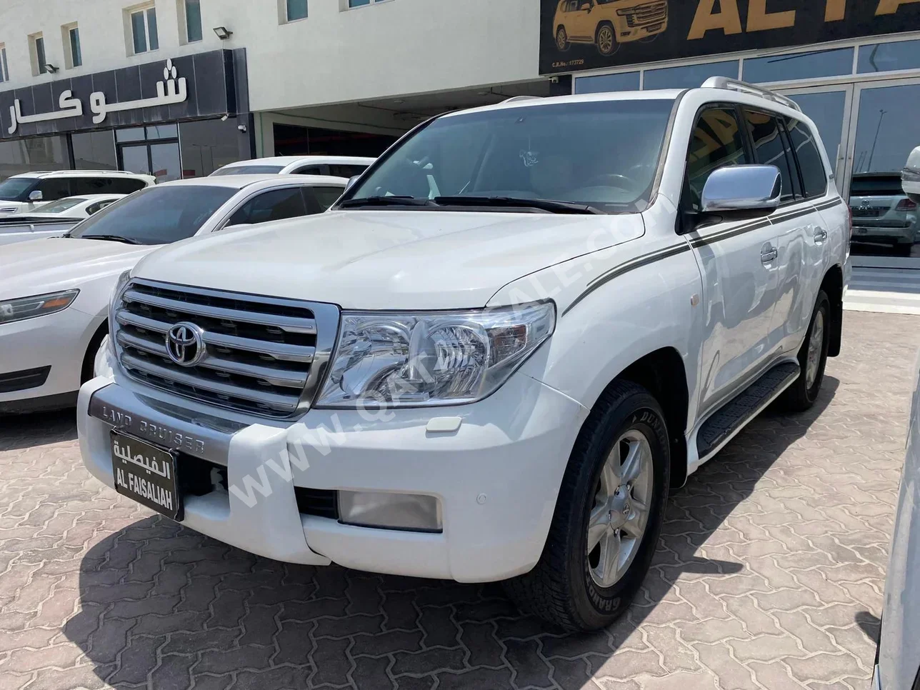 Toyota  Land Cruiser  VXR  2011  Automatic  613,000 Km  8 Cylinder  Four Wheel Drive (4WD)  SUV  White